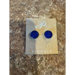 Woman’s boutique plunder design earrings new